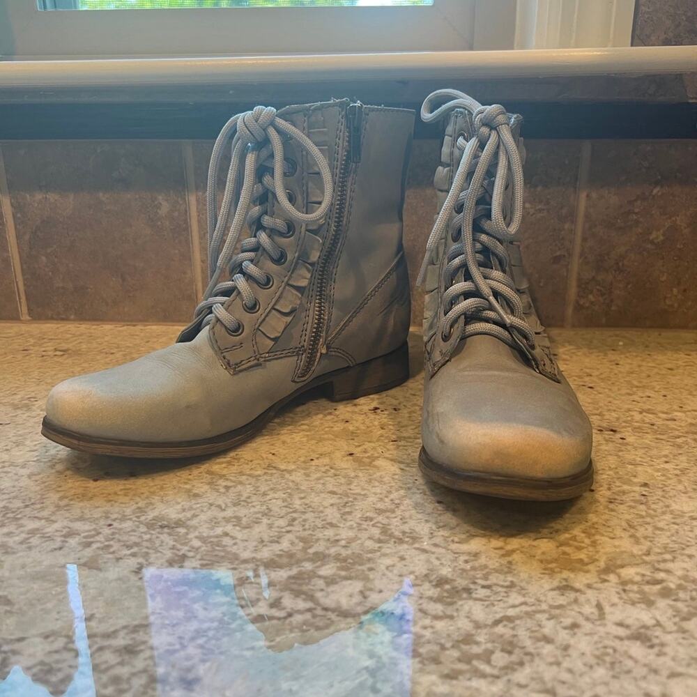 Betsey Johnson Distressed Lace Up Baby Blue Ruffle Side Zipper Combat Boots 6.5